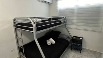 2 soveværelser, skrivebord, gratis Wi-Fi, sengetøj