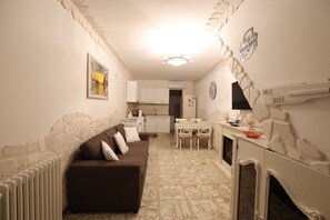 Smart TV, fireplace - House Sun & Sea in Mola di Bari (Mola di Bari)