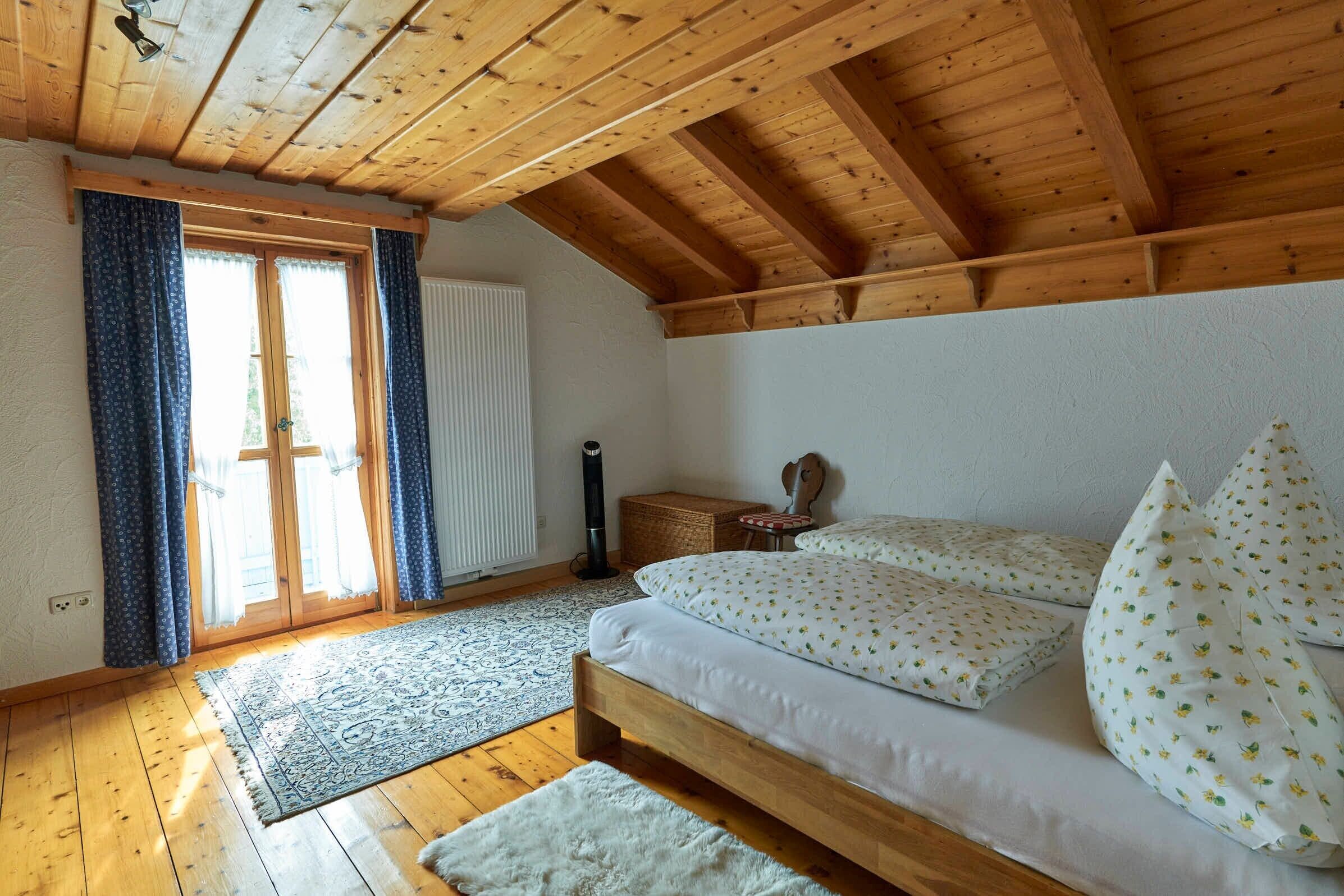 4 slaapkamers, een strijkplank/strijkijzer, wifi, beddengoed