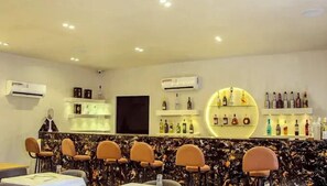 Bar (in der Unterkunft)