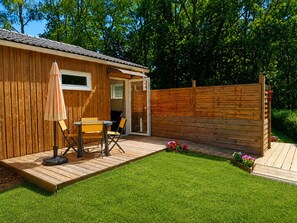 Outdoor dining - Gîte Hydra Charme & Nature for 4 People near Honfleur (CONTEVILLE)