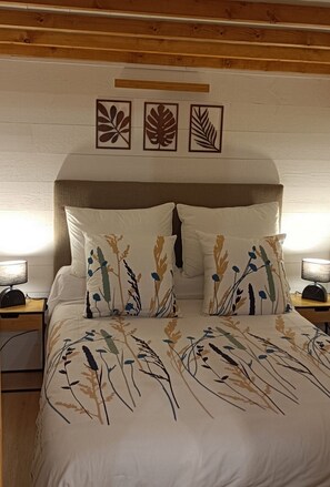 WiFi, bed sheets