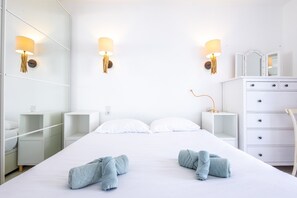 3 quartos, ferros/tábuas de passar roupa, Wi-Fi, roupa de cama