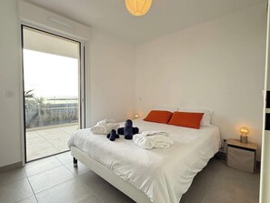 1 soverom, strykejern/-brett, reiseseng for barn og wi-fi