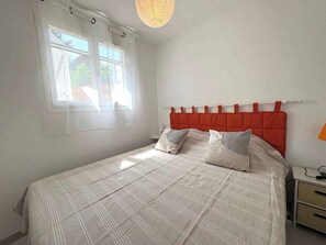 3 間睡房、熨斗/熨衫板、床單