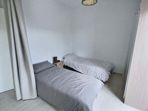Room - Loggia Verde – Charming studio 450 m from the sea (Sérignan)