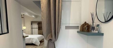 Fer et planche à repasser, Wi-Fi, draps fournis