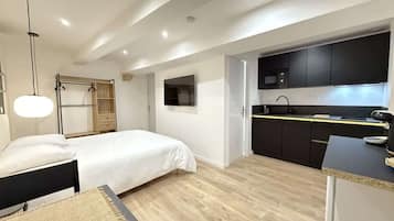 Fer et planche Ă repasser, Wi-Fi, draps fournis