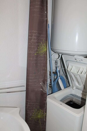 Douche, serviettes fournies