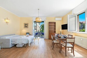 Familie appartement, meerdere slaapkamers (Strixia Apartment Stresa 50m From) | 1 slaapkamer, gratis wifi, beddengoed
