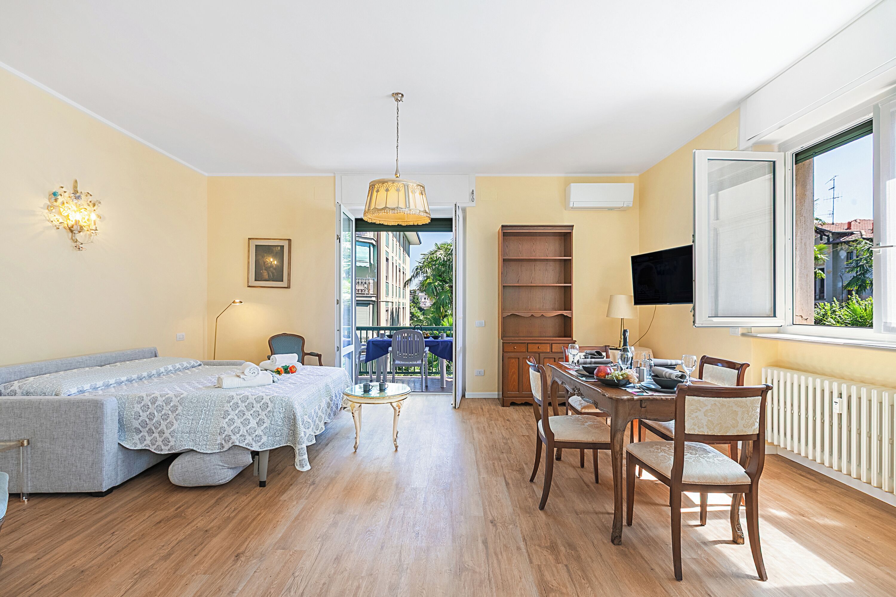 Familienapartment, Mehrere Schlafzimmer (Strixia Apartment Stresa 50m From) | Esszimmer