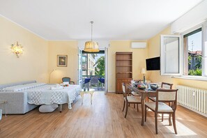 Family Apartment, Multiple Bedrooms (Strixia Apartment Stresa 50m From) | Dining room - Strixia Apartment Stresa 50m From Lake (Stresa)