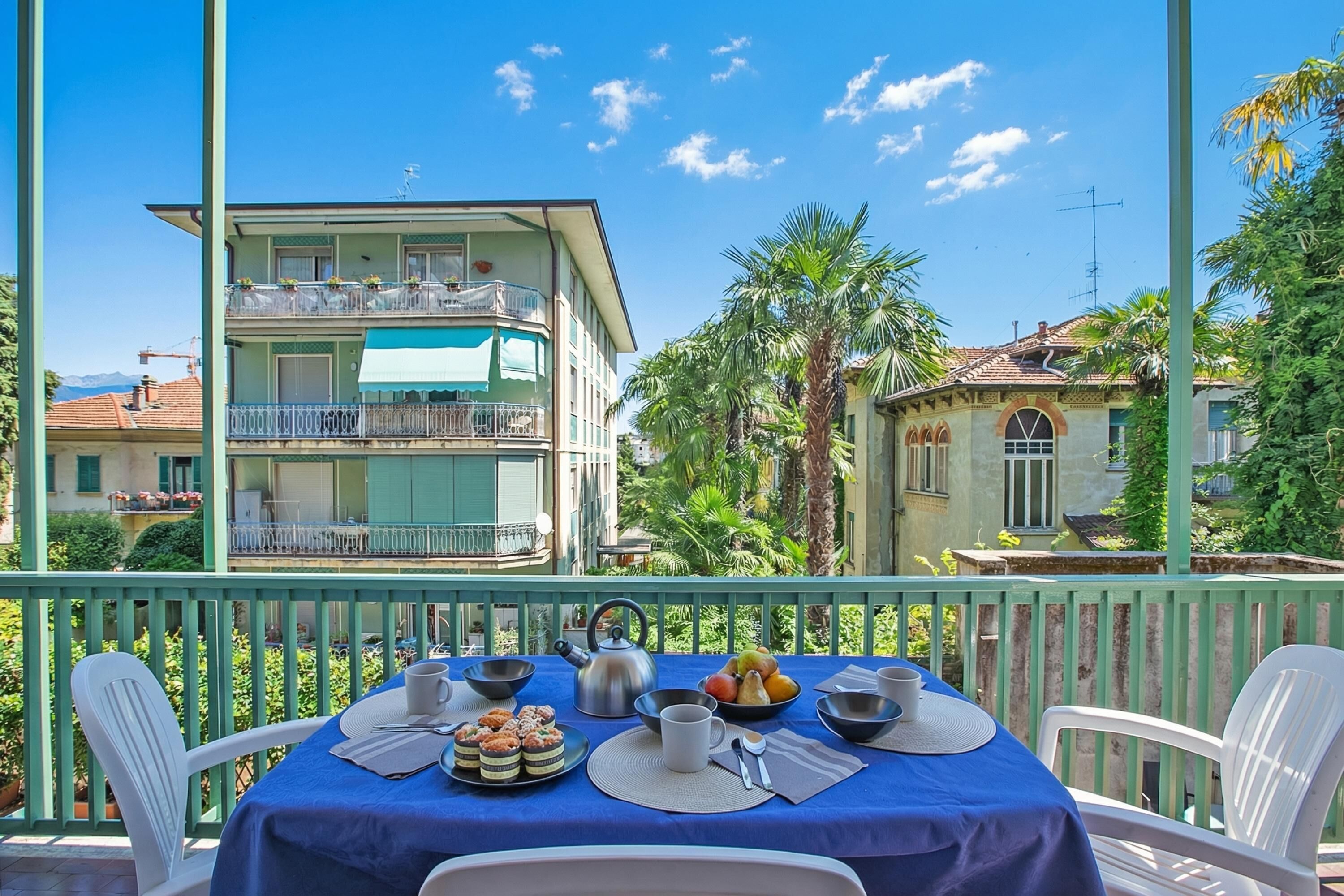Family Apartment, Multiple Bedrooms (Strixia Apartment Stresa 50m From) | Outdoor dining