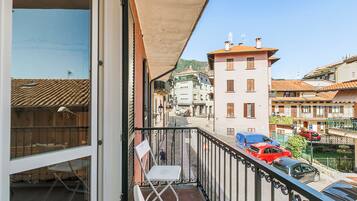 Family Apartment, Multiple Bedrooms, Beachside (Incanto Del Lago 50 Meters From Lake) | Property grounds