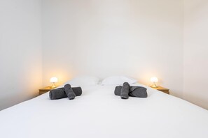 2 chambres, fer et planche Ă repasser, Wi-Fi, draps fournis