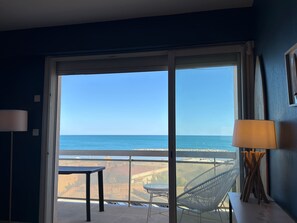 Interior - Valras-Plage Beachfront Apartment: Sea Views & Terrace (Valras-Plage)