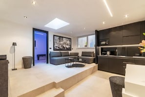 Appartement, 1 slaapkamer | Woonruimte | Een 40-inch flatscreentelevisie met digitale zenders