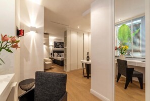 Studio Suite, 1 Queen Bed | Desk, laptop workspace, free WiFi, bed sheets - JOIVY Elegant Suites Near Villa Borghese (Rome)