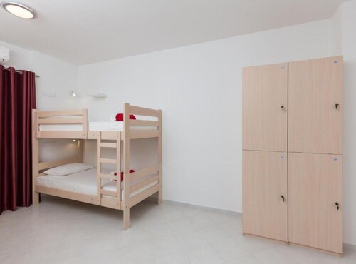 Hostel Free Bird - Bed in Six Bed Female Dormitory Room Zenska