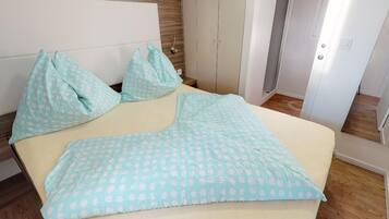 Mobile Home | 2 bedrooms, bed sheets