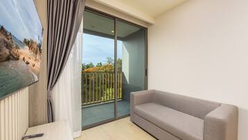 Apartment, Balcony, Garden View | Living area