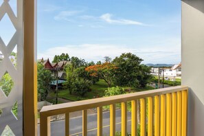 อพาร์ทเมนท์, ระเบียง, วิวสวน | วิวระเบียง