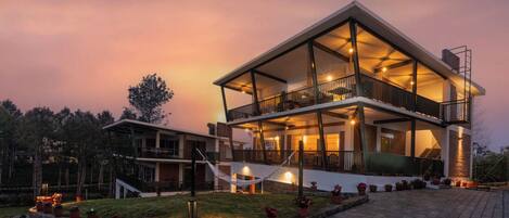 Fachada de la propiedad