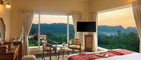 Pimennysverhot, silitysrauta/-lauta, ilmainen Wi-Fi, vuodevaatteet