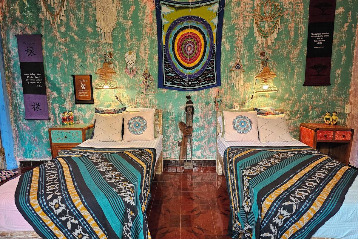 Standard Twin Room, Patio, Garden View | Individually decorated, individually furnished, bed sheets