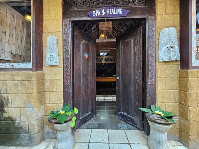 洛維納洛卡飯店