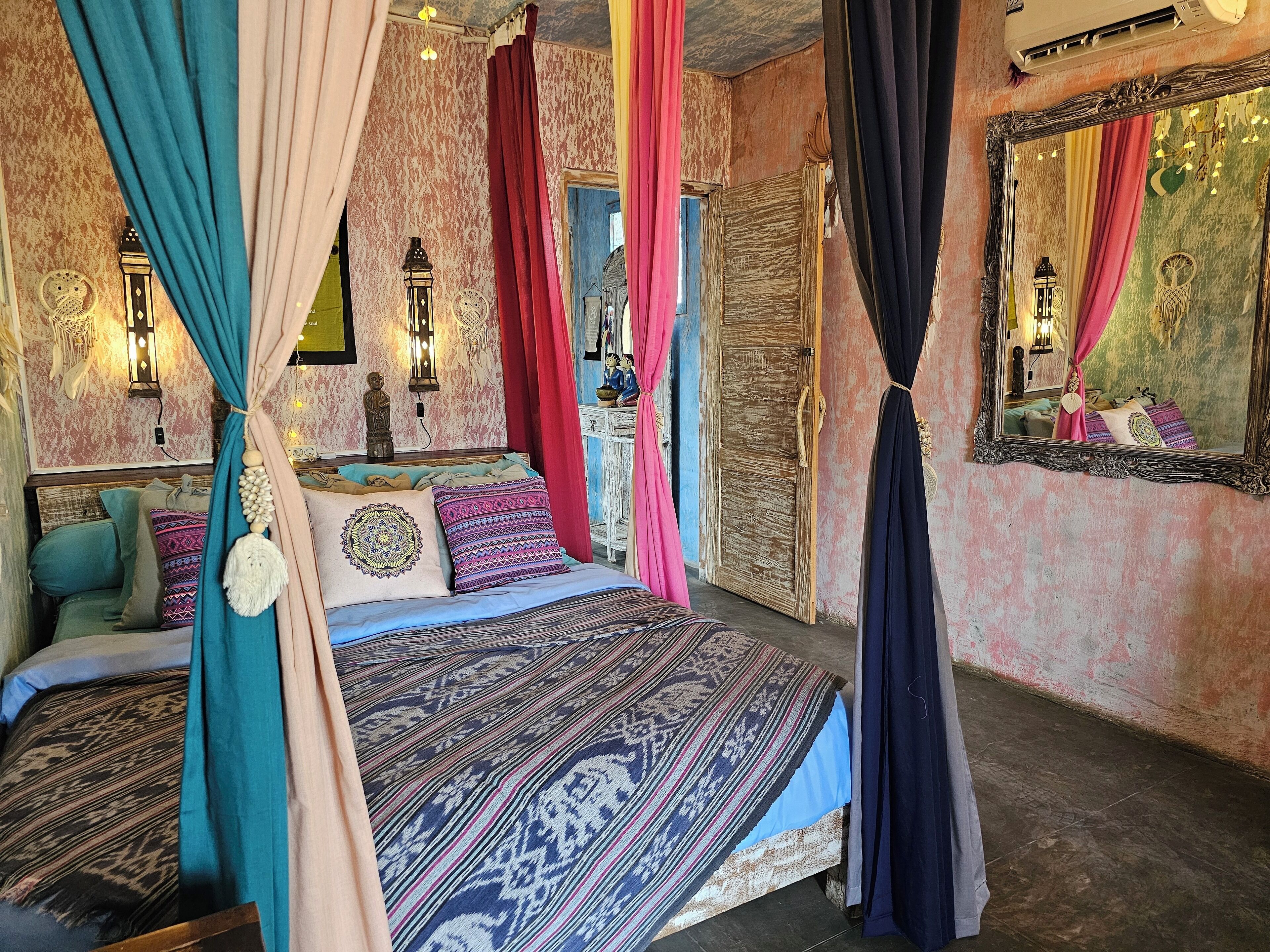 Décoration personnalisée, ameublement personnalisé, draps fournis