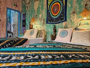 Individually decorated, individually furnished, bed sheets - Lovina Loca (Buleleng)