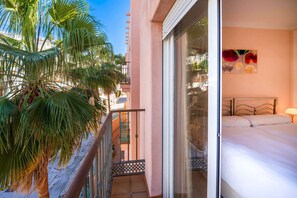 2 habitaciones, tabla de planchar con plancha y wifi gratis 