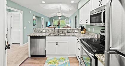 Charming upgraded 2-bed condo in amazing Pawleys Island True Blue Golf Course