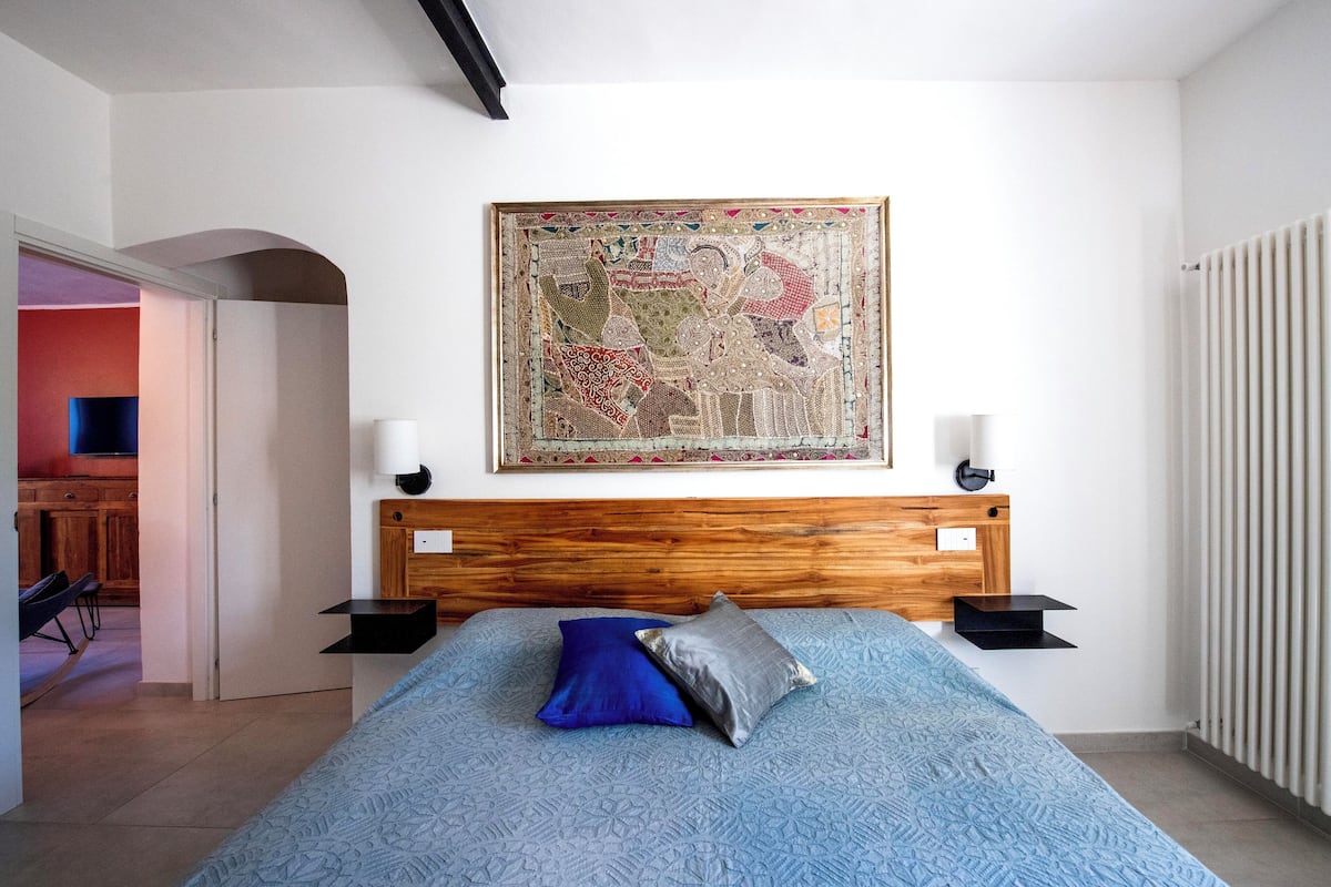 Superior Apartment, 2 Bedrooms | Soundproofing, iron/ironing board, free WiFi, bed sheets