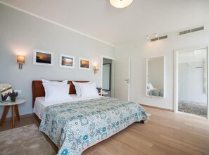 Villa (Villa Ema with Swimming Pool by the S) | 3 bedrooms - Villa Ema (Sutivan)