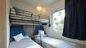 4 habitaciones, muebles diferentes y ropa de cama 