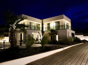 Villa (Four Bedroom Villa) | Esterni