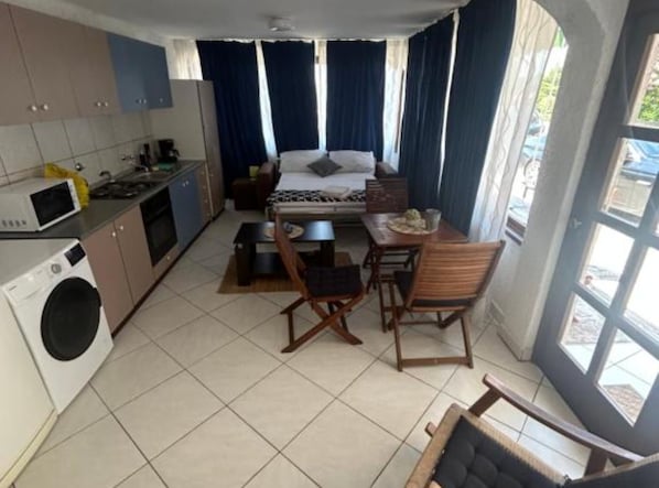 Apartment (One Bedoom Apartment 2) | Private kitchen | Fridge, cookware/dishes/utensils - Apartmani Jadranovo Mare (Crikvenica)