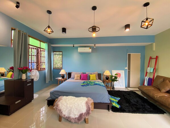 1 bedroom, iron/ironing board, WiFi, bed sheets - Colorful Charming cottage in tranquil with local touch (Nongfaek Saraphi)