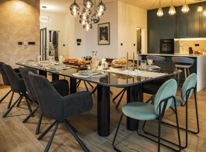 Villa (Six Bedroom Villa) | Dining room