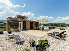 Villa (Six Bedroom Villa) | Exterior