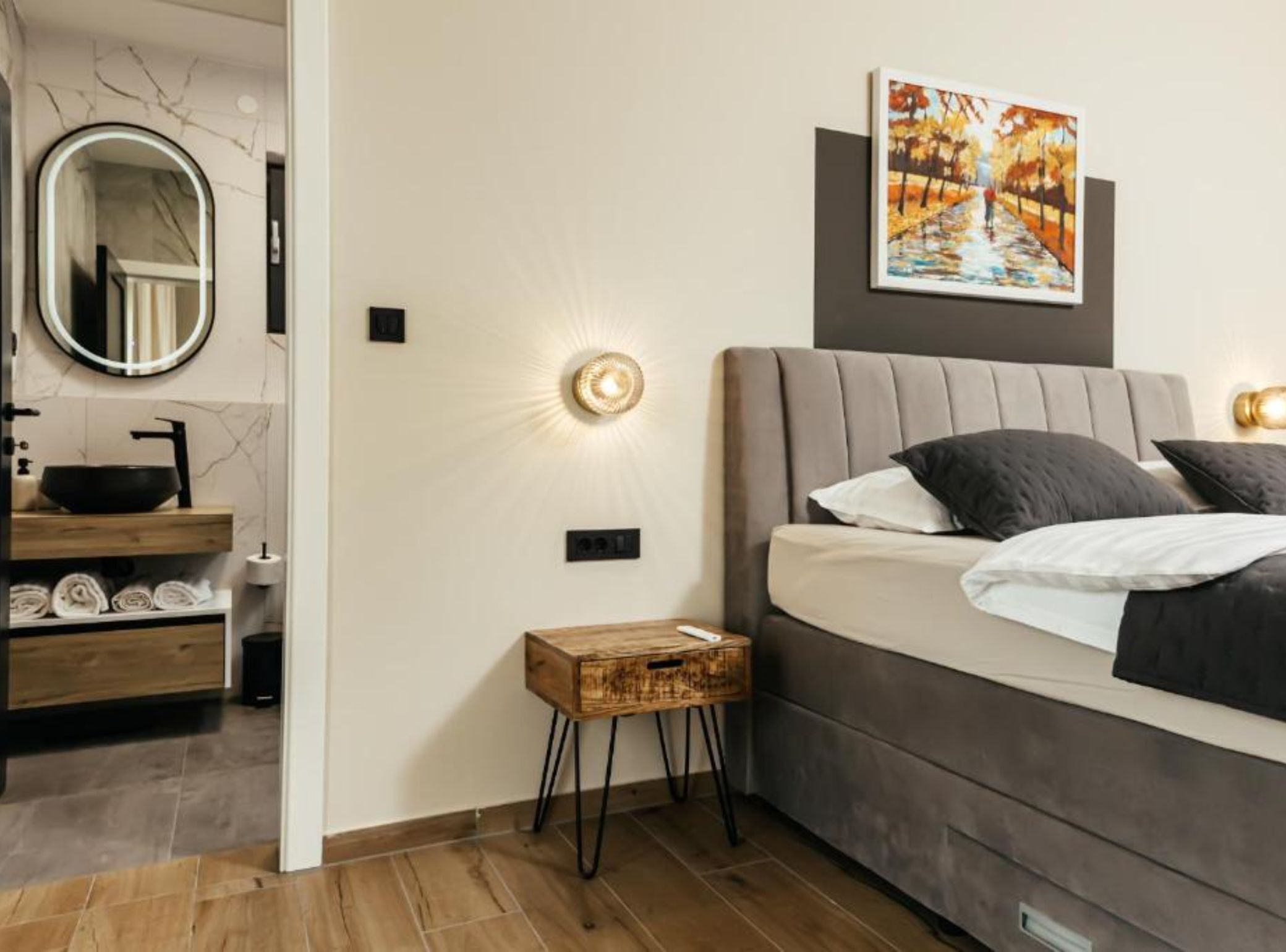 7 bedrooms, cots/infant beds