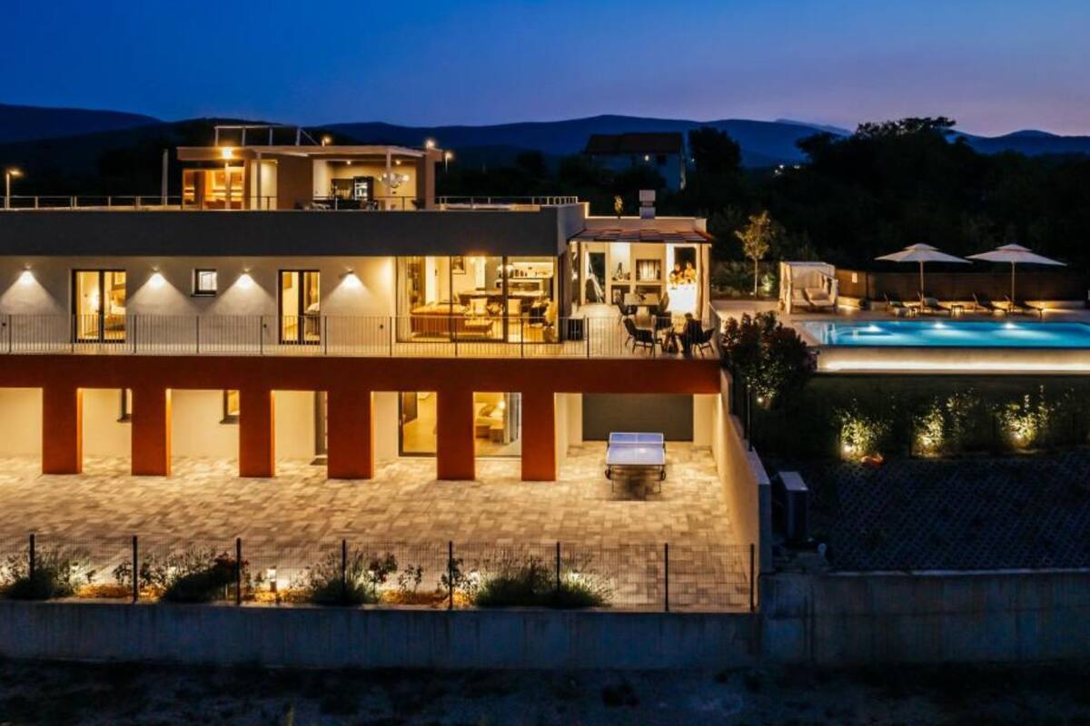 Villa (Six Bedroom Villa) | Exterior