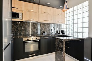 Oven, stovetop, dishwasher