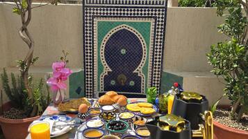 Free daily local cuisine breakfast