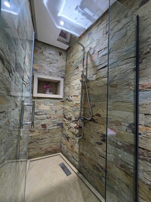 Deluxe Double Room, 1 Bedroom | Bathroom | Free toiletries, slippers, towels, soap - Riad Sidi (Fes)