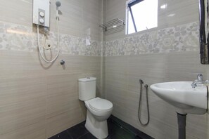 Ducha, toallas, jabón, shampoo