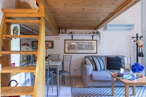 Interior - Beautiful apartment for 2 people with WIFI, TV, terrace and panoramic view (Florence)