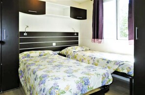 Comfort Mobile Home, 3 Bedrooms | 9 bedrooms, individually furnished, bed sheets - Simplistic Mobile Home in Castiglione del Lago Near Lake (Castiglione del Lago)